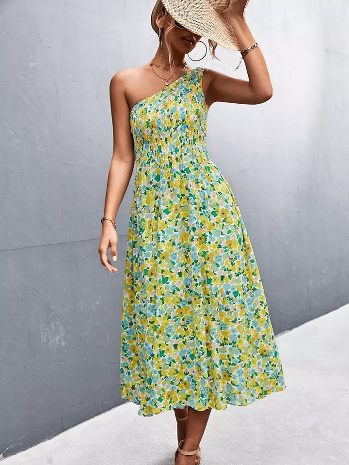 Bohemian style floral maxi dress – Elegant floral print outfit for women 