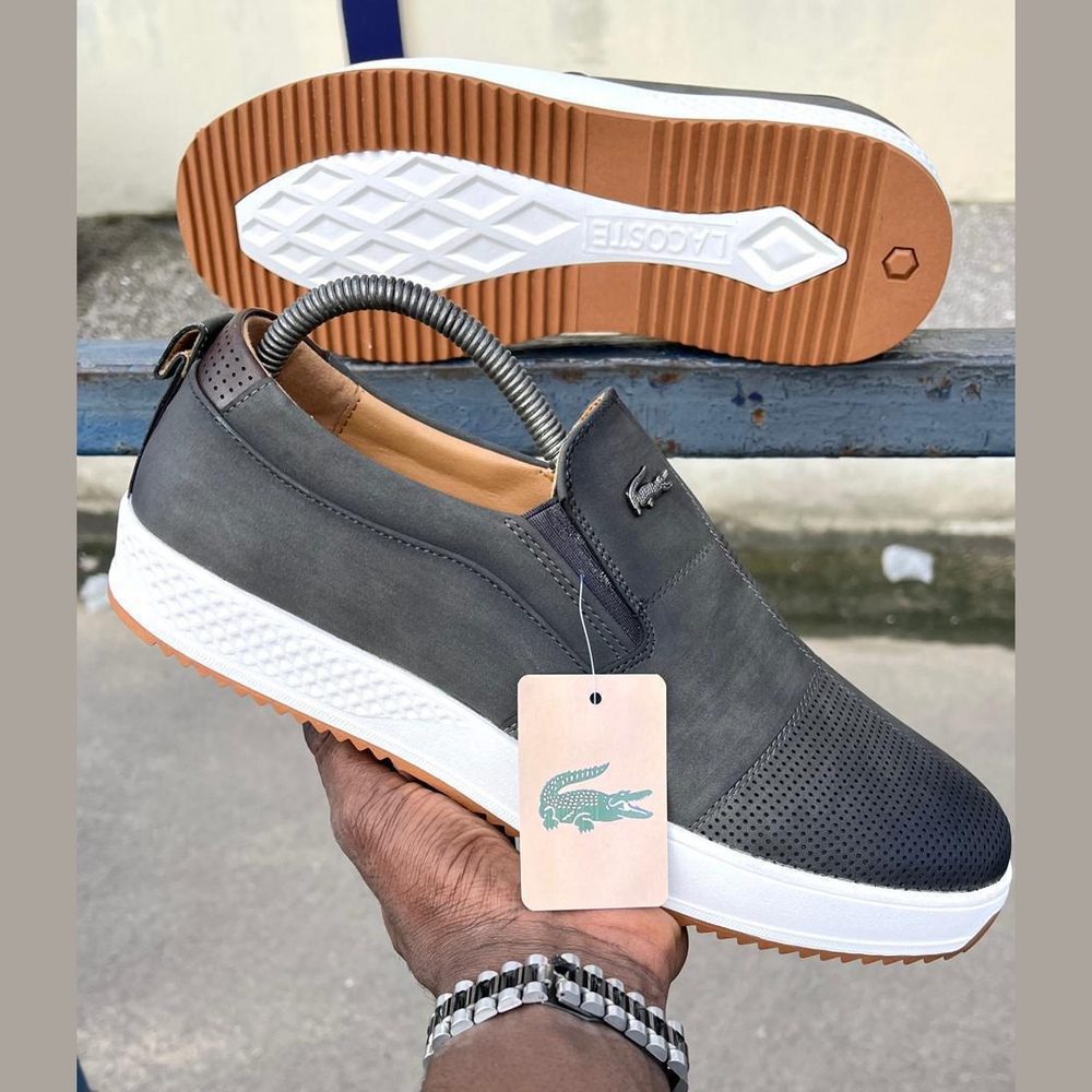 Sneaker Lacoste Élégant en Cuir et Tissu Mesh