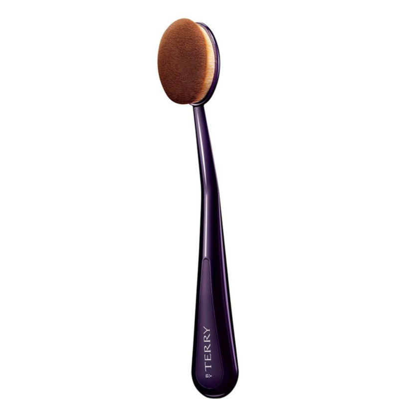 Professional foundation brush for a natural and homogeneous finish