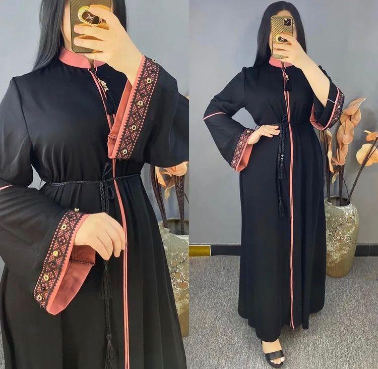 Black Long Sleeve Dubai Abaya with Unique Designs – Elegant Look