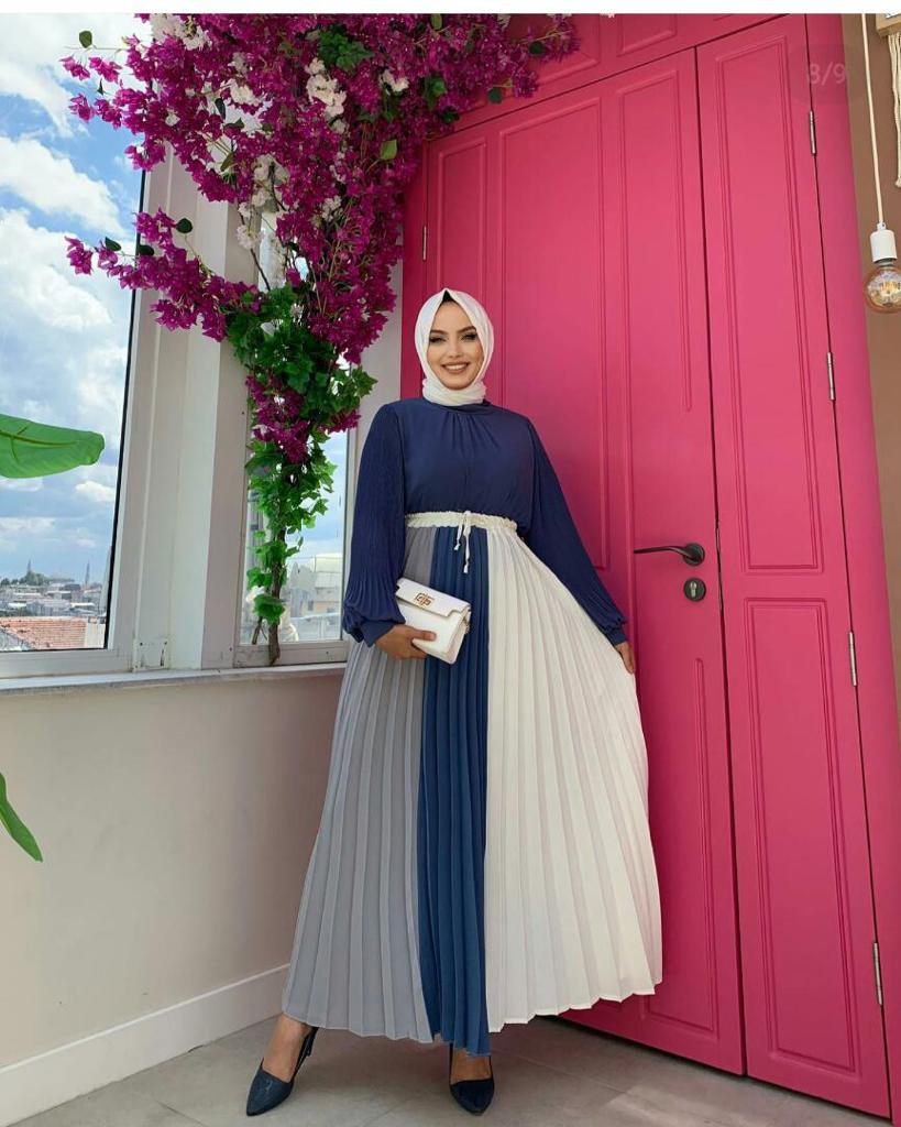 Abaya de Dubaï élégante : Jupe longue volantée et haut manche longue pour une apparence sophistiquée et confortable